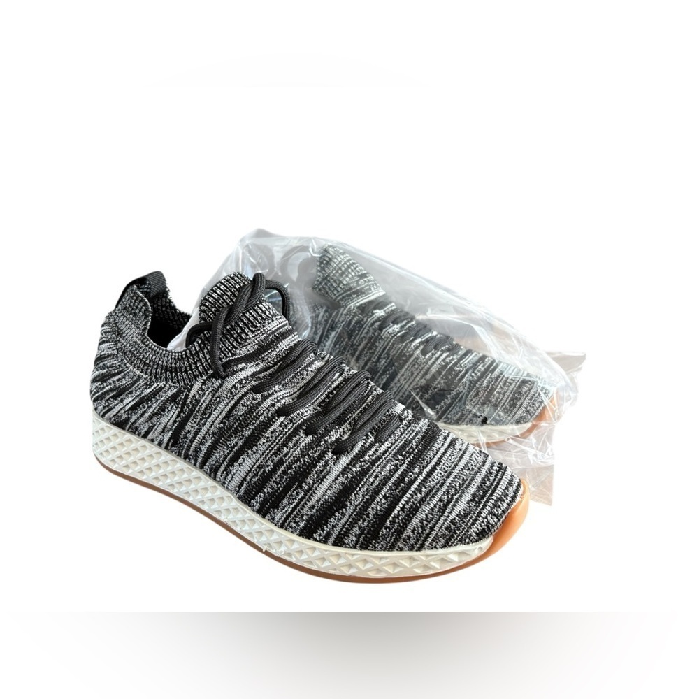 J/SLIDES Black and White Women's Sneakers